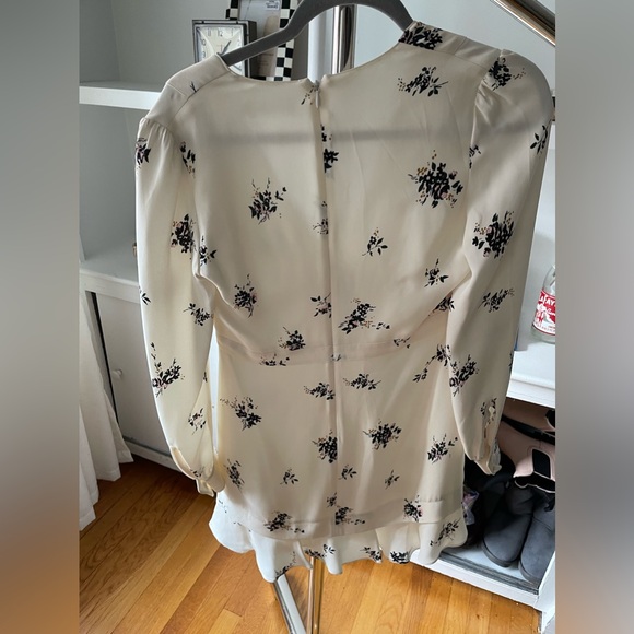 ALC Sana Flounce Hem Dress 100% Silk Floral - Picture 11 of 12